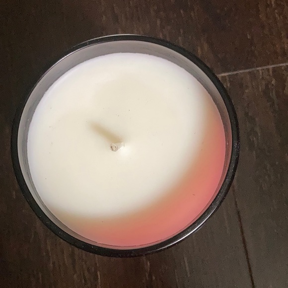 FREE Scented candle - Picture 2 of 3